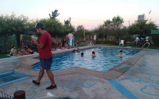 Camping y piscina Los Pumas del Encanto