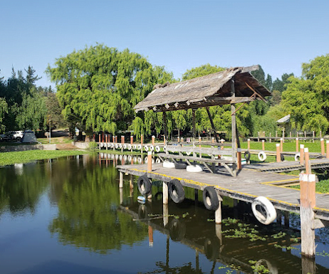 Camping Tropical Lake